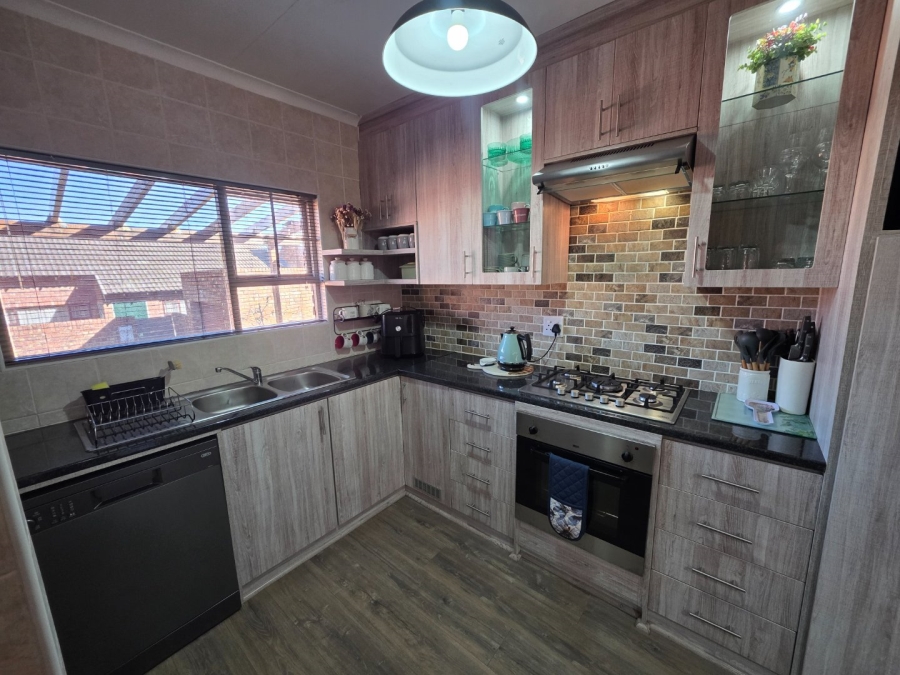 3 Bedroom Property for Sale in Langenhovenpark Free State
